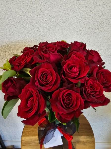 Deluxe Rose Vase 